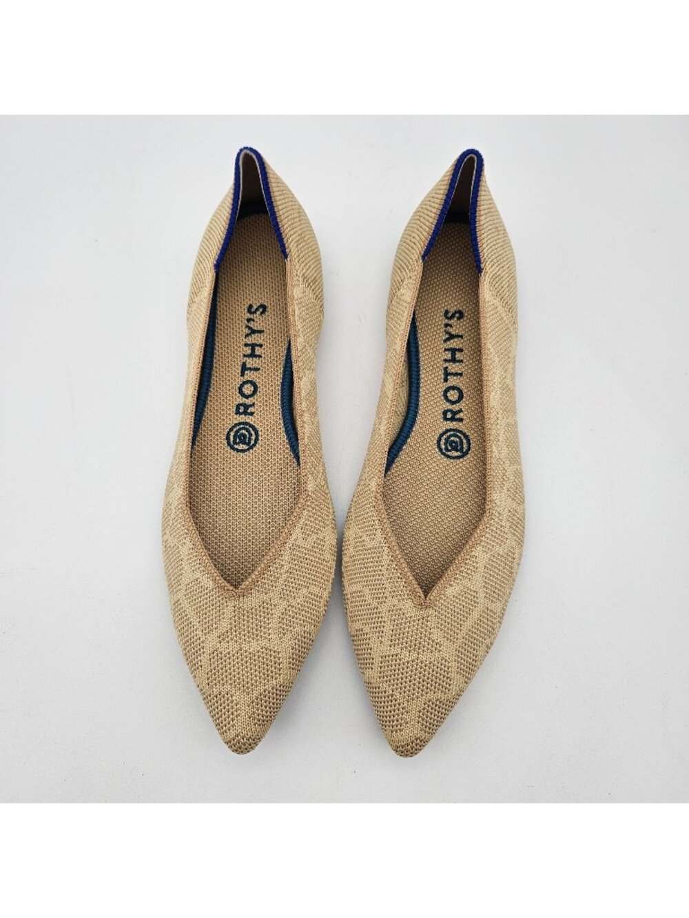 Rothys The Point Sahara Gold Giraffe Animal Print Slip On Flats Womens Sz 8 NEW